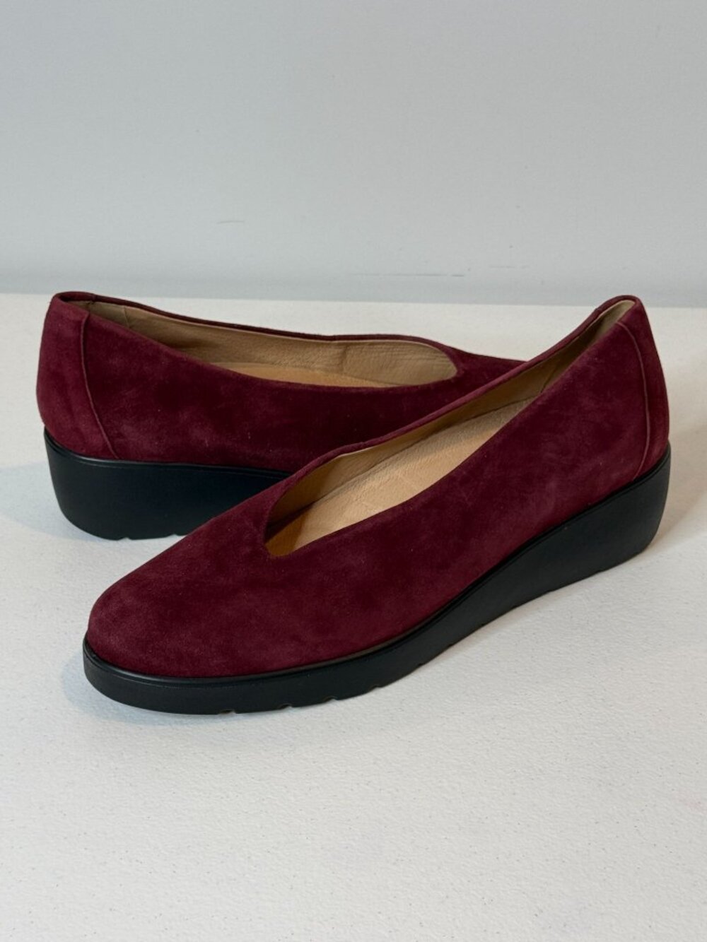 Brioso Burgundy Suede Wedge Slip On Shoes Size 10